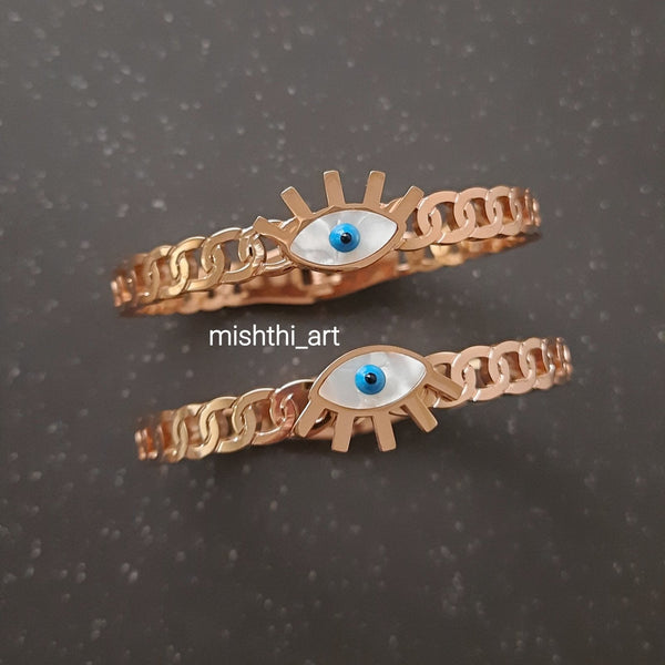 Pose Eye Bracelet