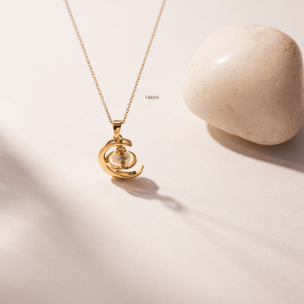 Drift Moon Necklace