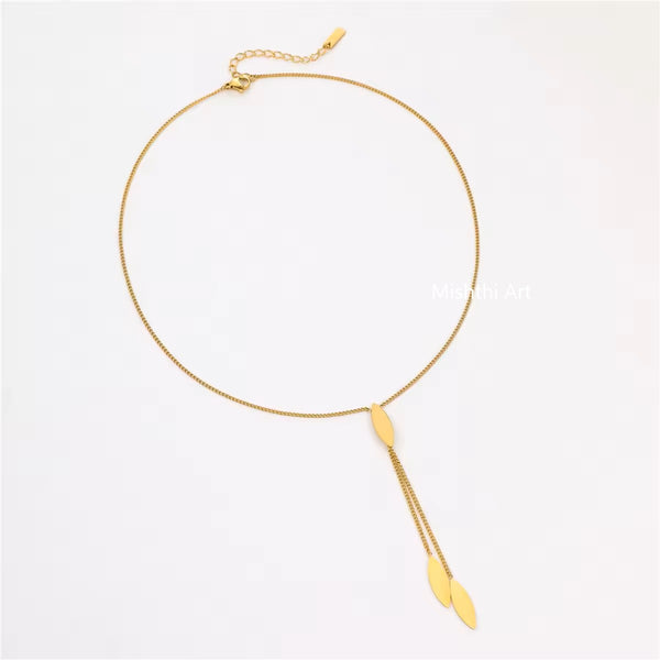 Stunning Gold Leaf Necklace