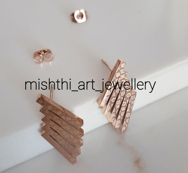 Zig Zeck Studs