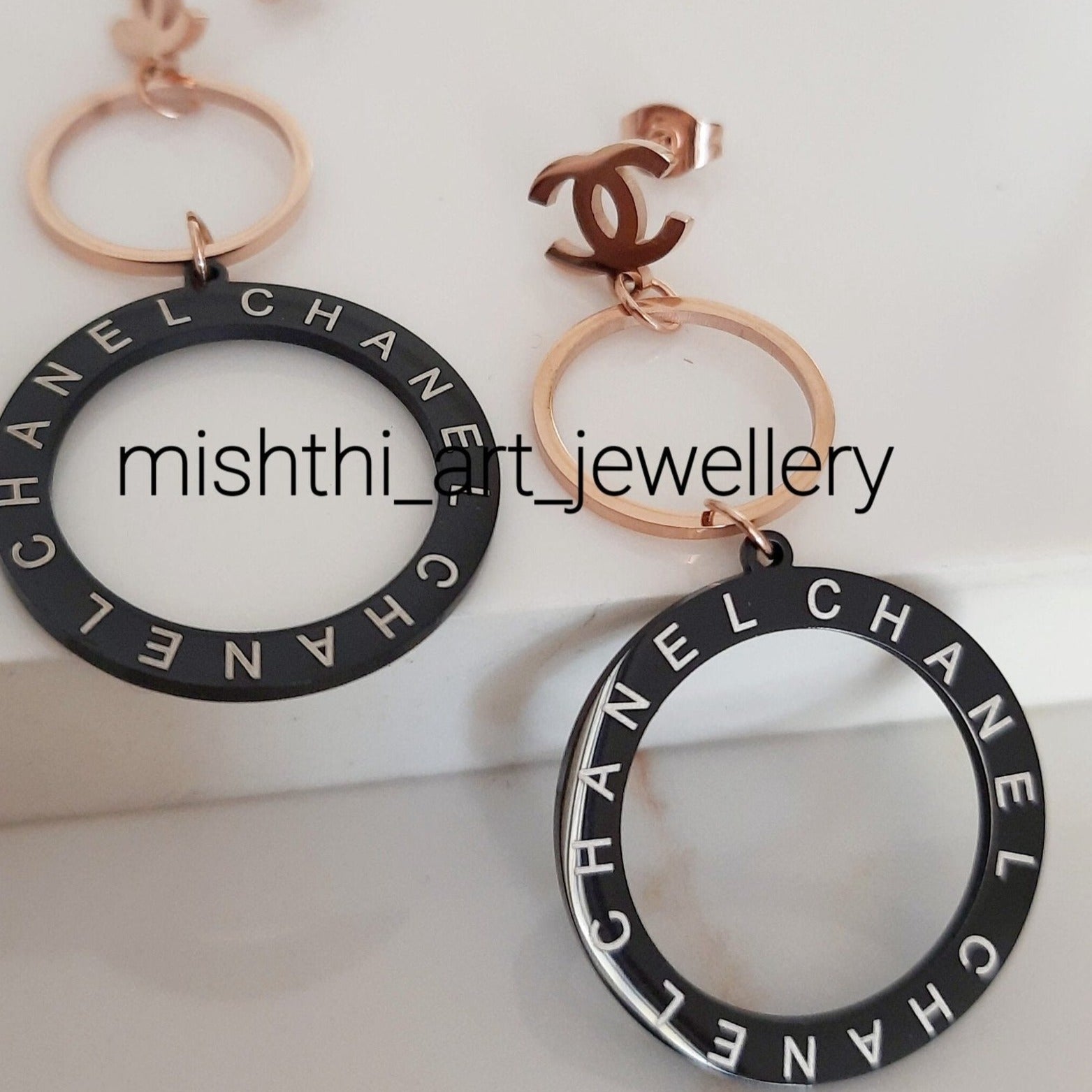 Rosy-Black Round Earrings