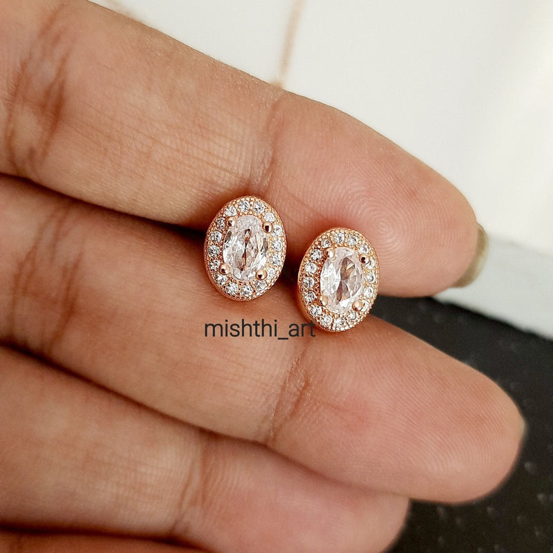 White Oval Pendant Set