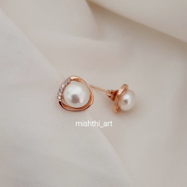 Shuk Pearl Earrings