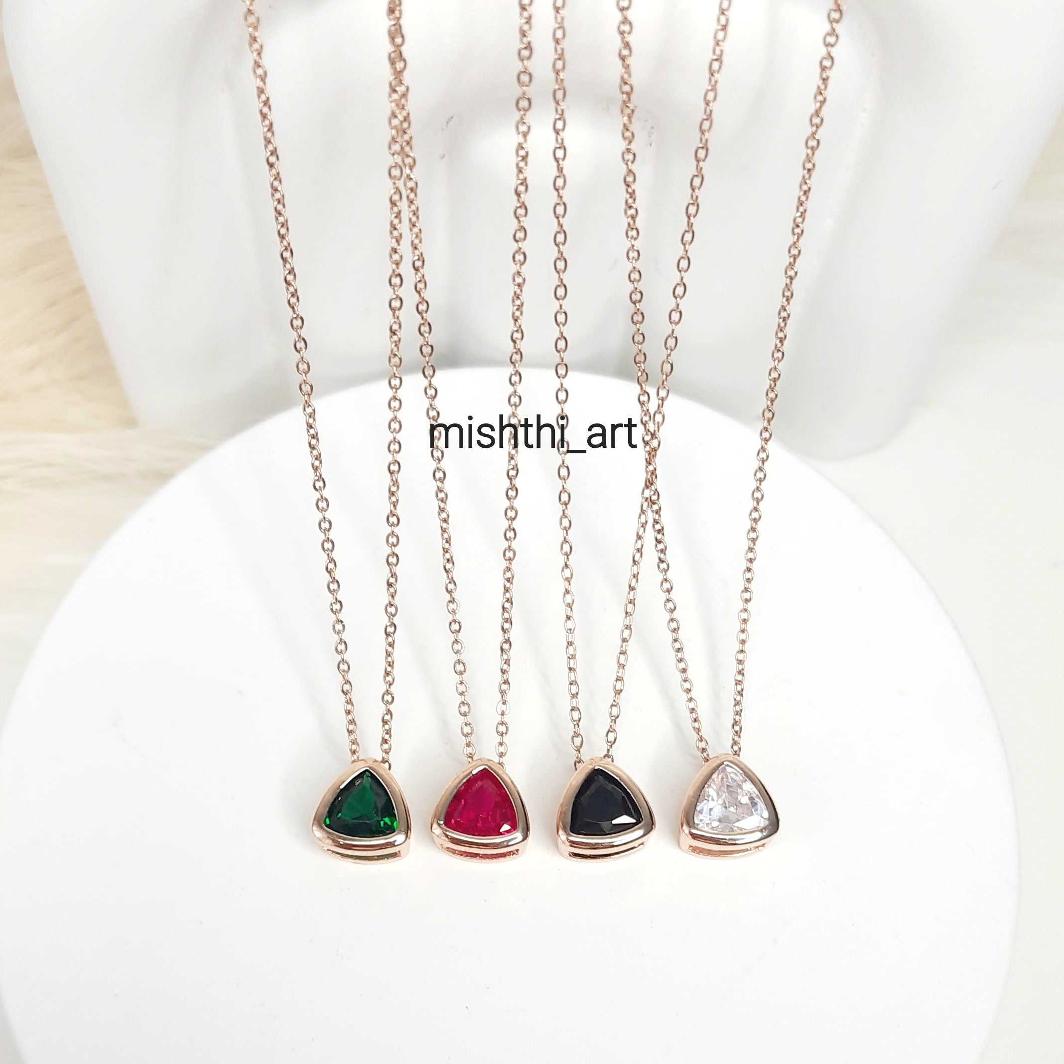 Triangle Pendent Chain