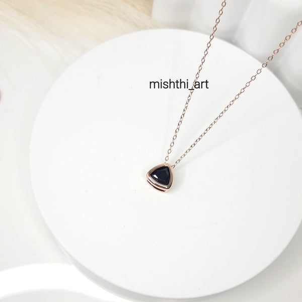 Triangle Pendent Chain