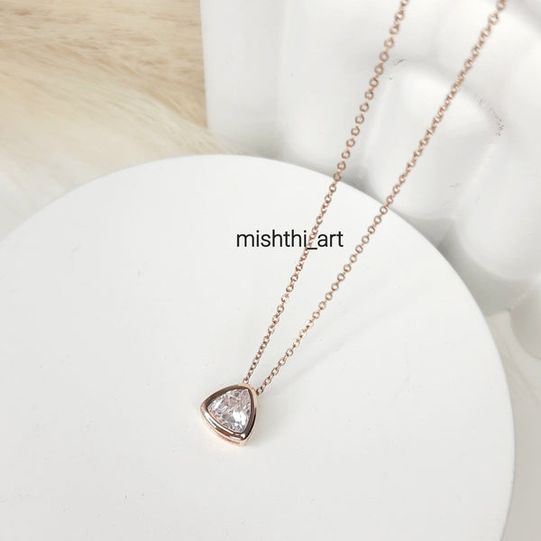 Triangle Pendent Chain