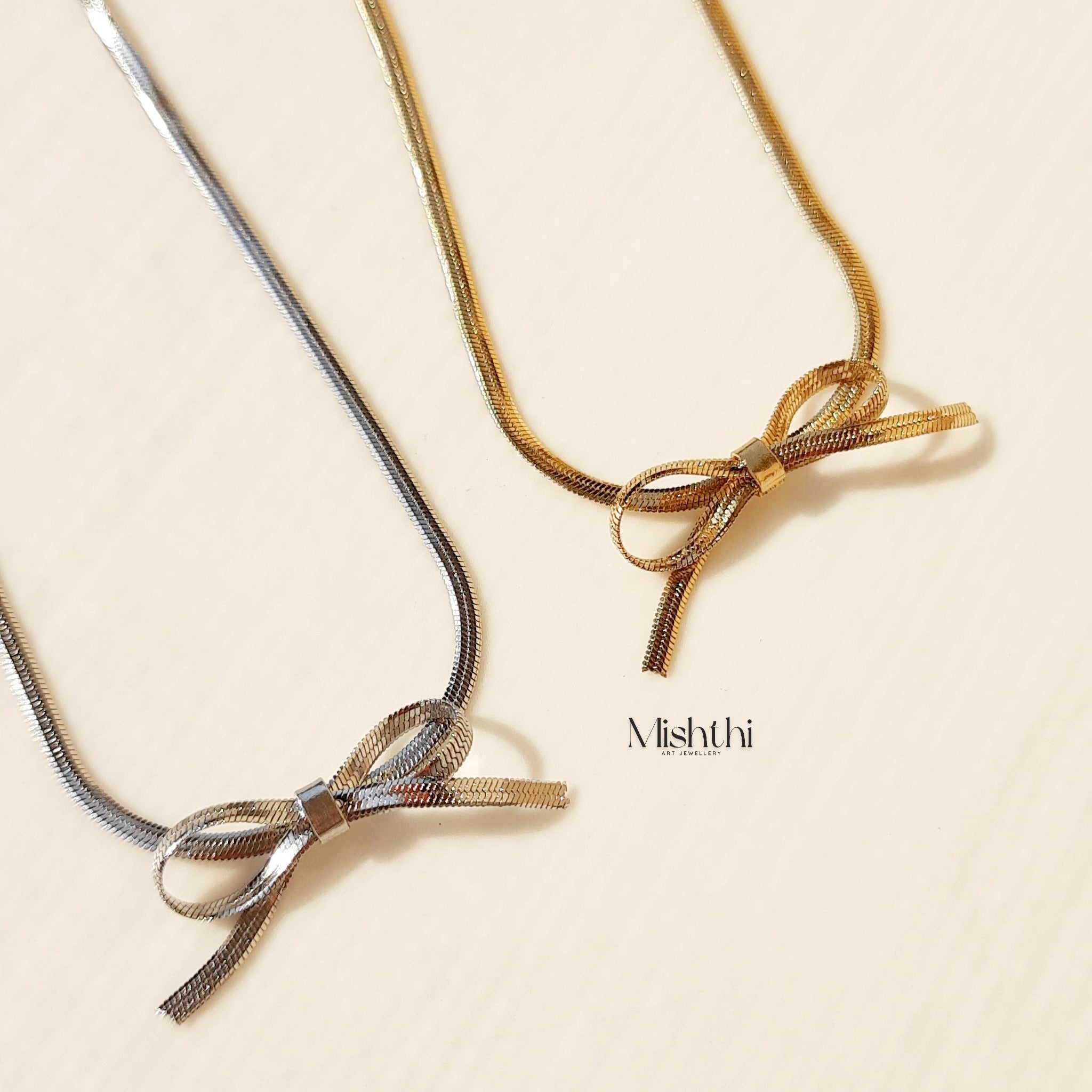 Bow Necklace