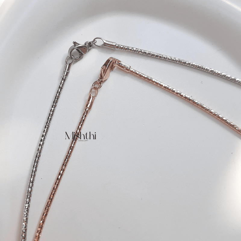 Iconic Stiff Necklace