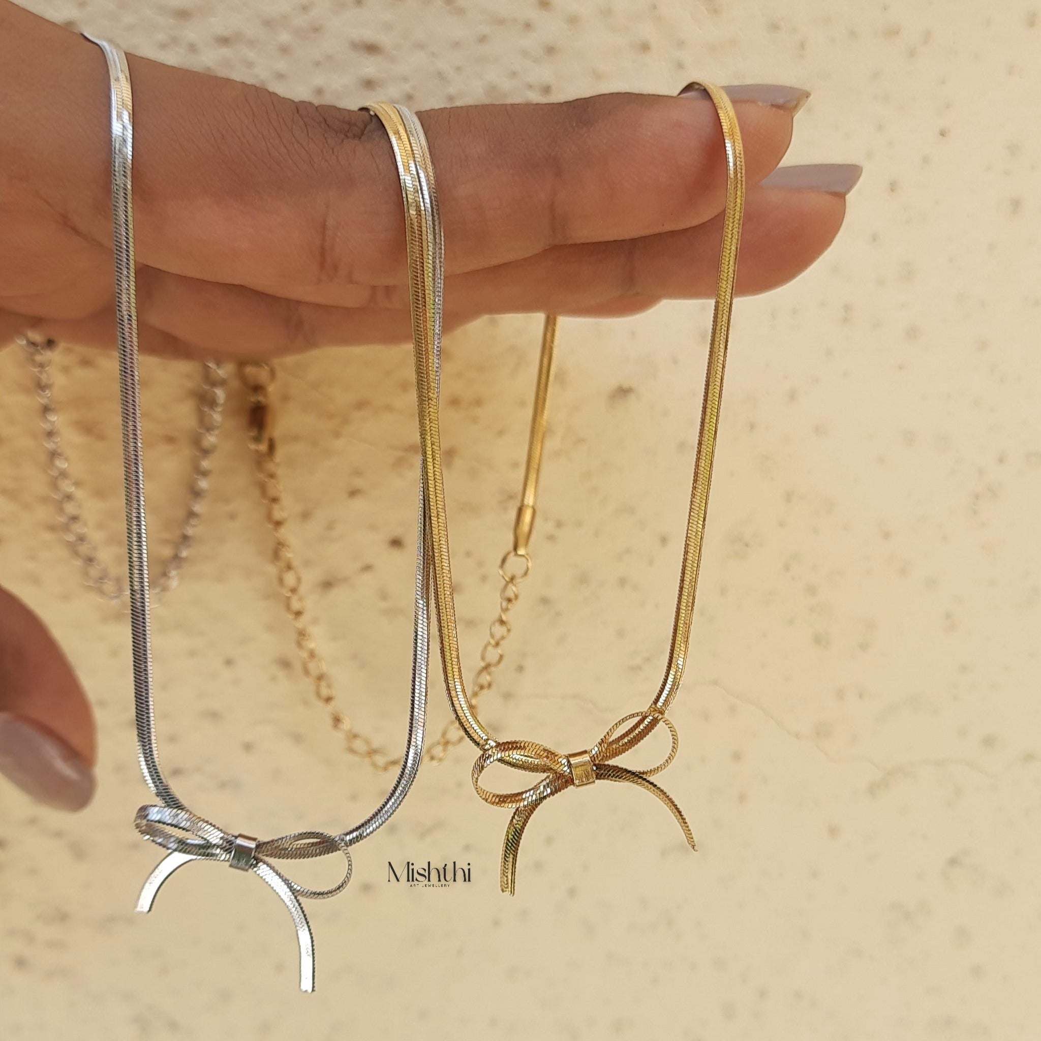 Bow Necklace