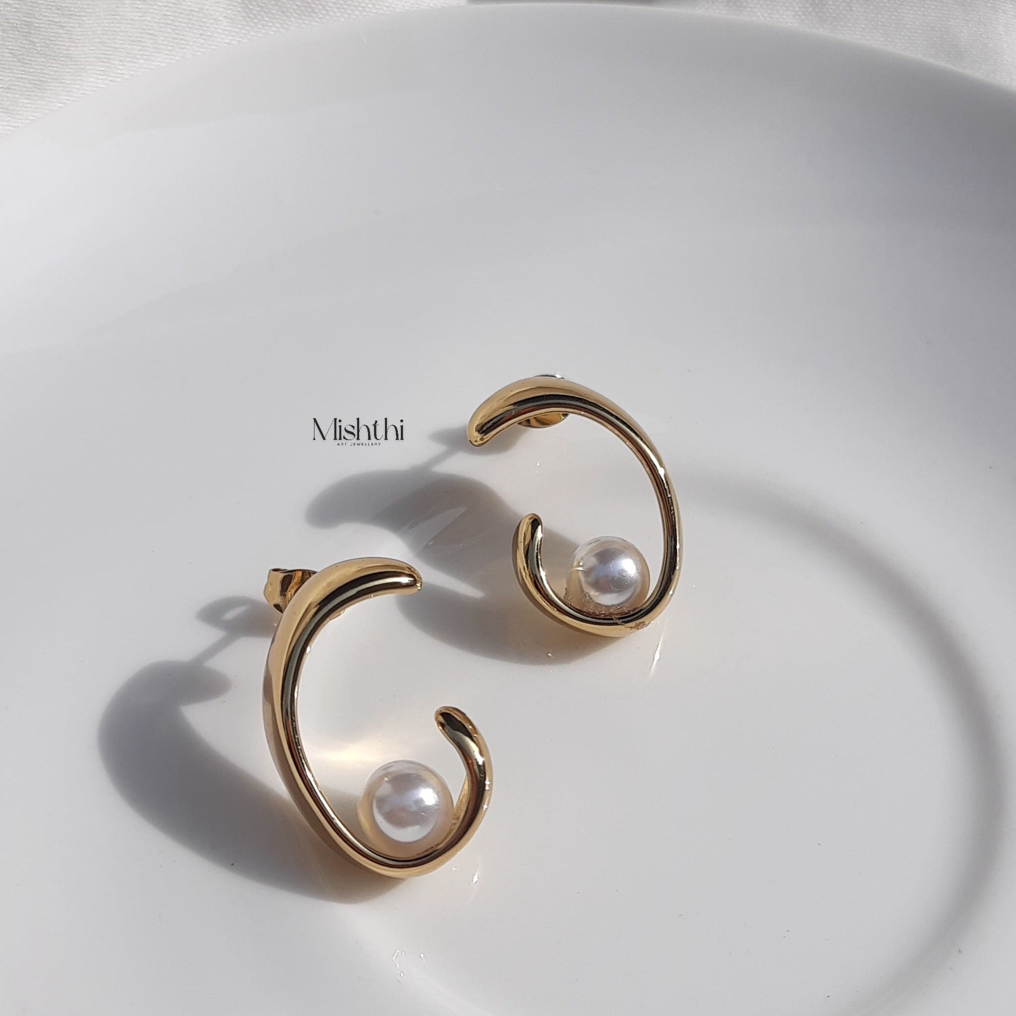 Alma Pearl Earrings