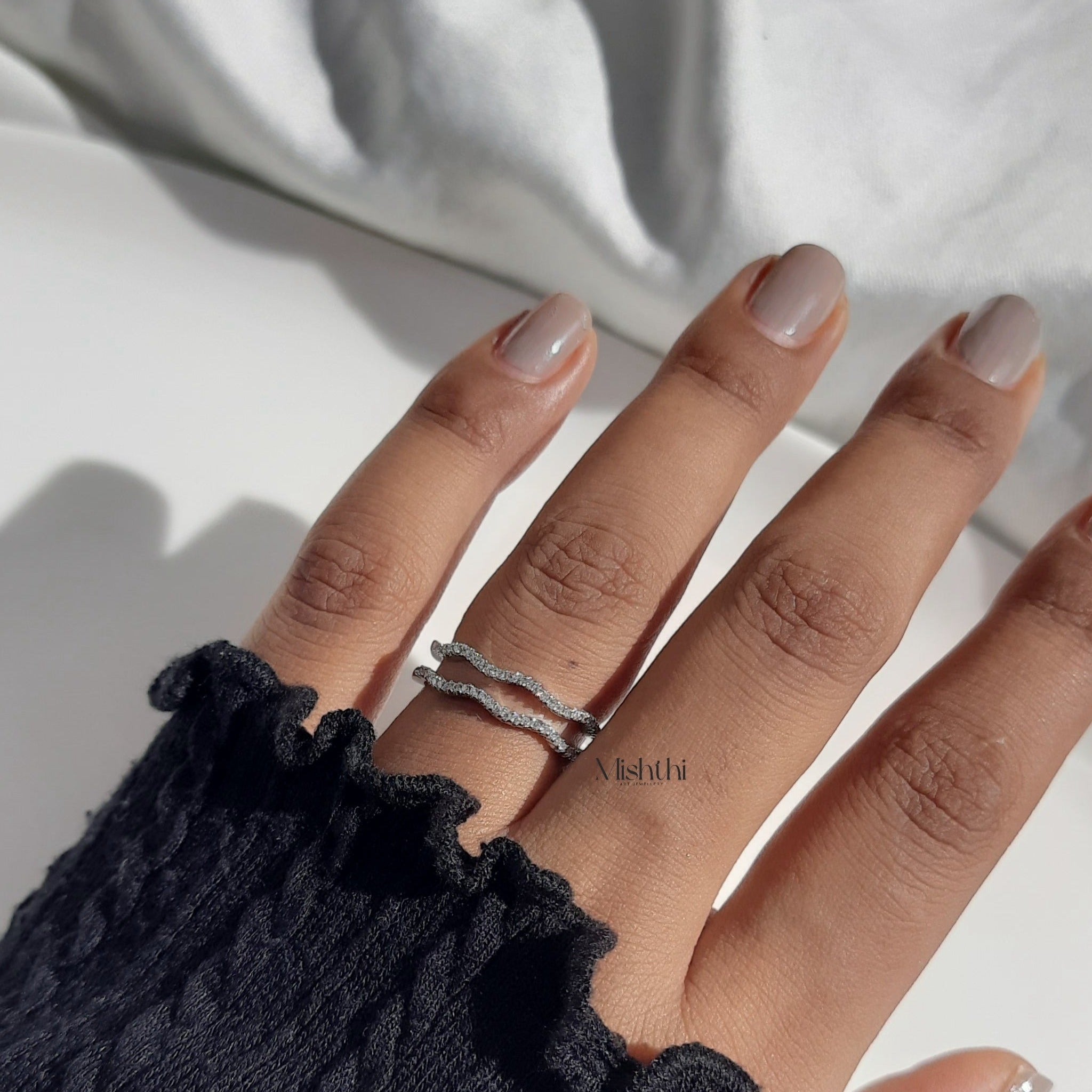 Deo Waves Ring