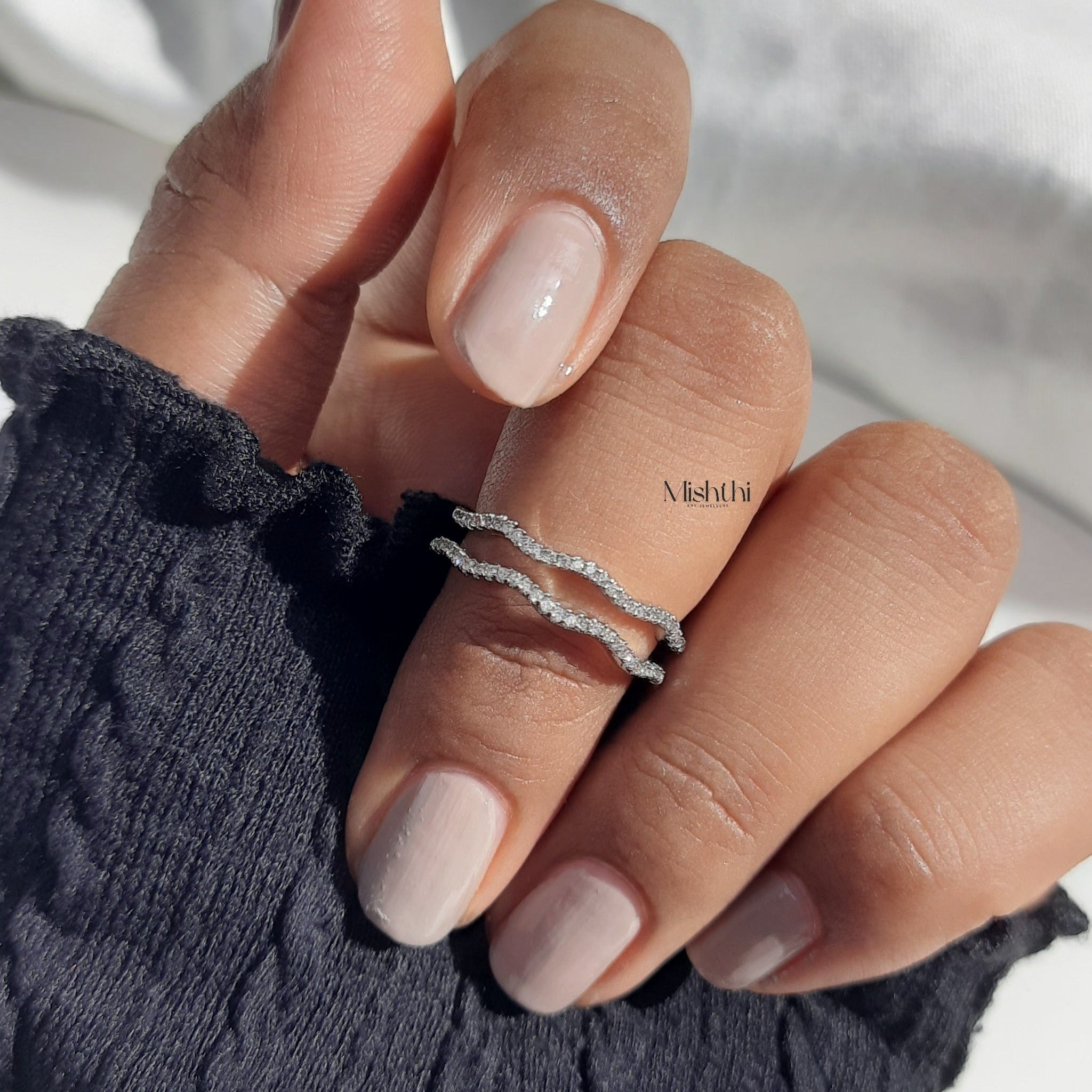 Deo Waves Ring