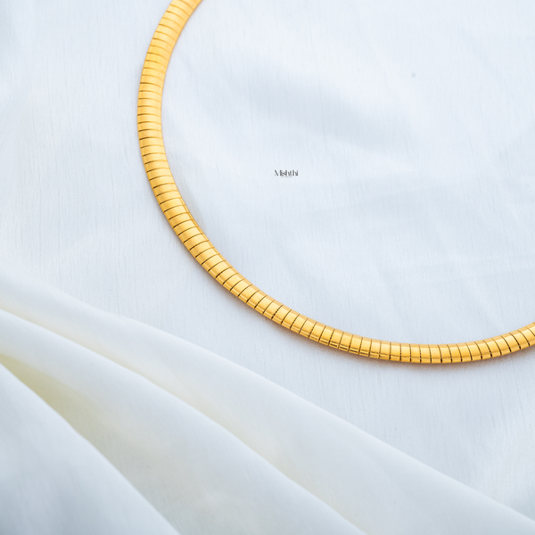 Bold Stiff Chain