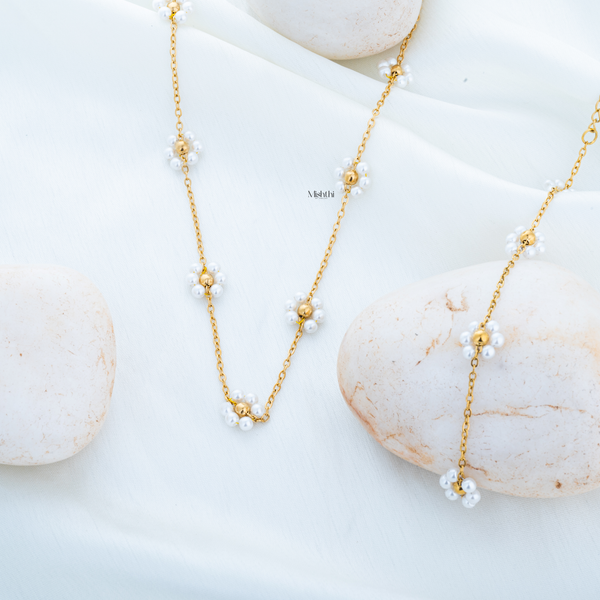 Flower Pearl NeckSet