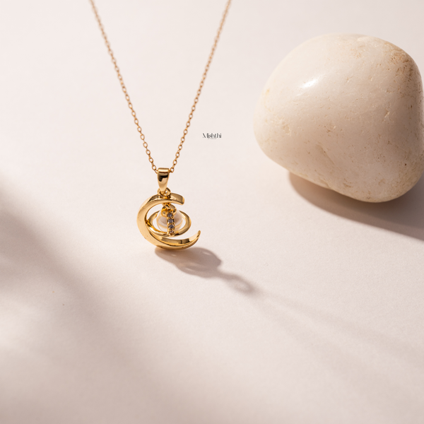 Drift Moon Necklace