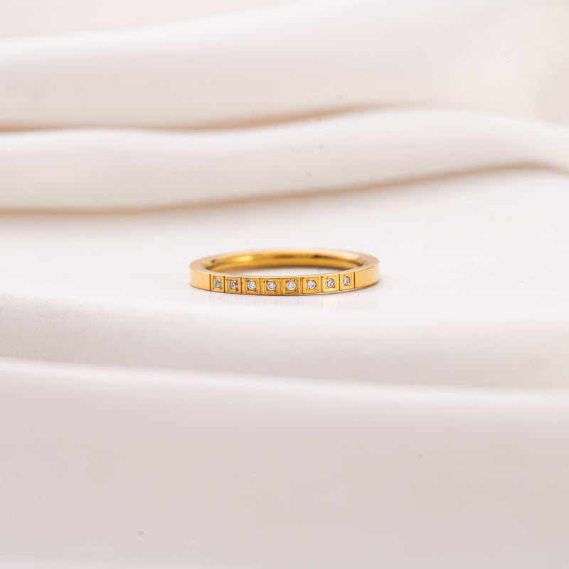 Melia Band Ring