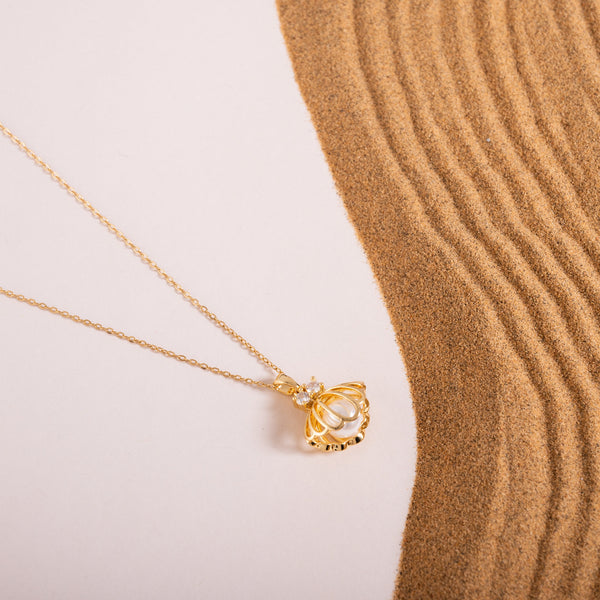 Beach mother of pearl necklace