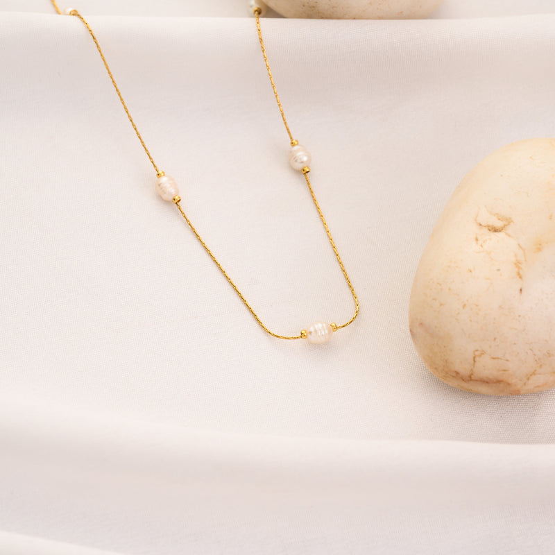 Sequence Pearl Necklace