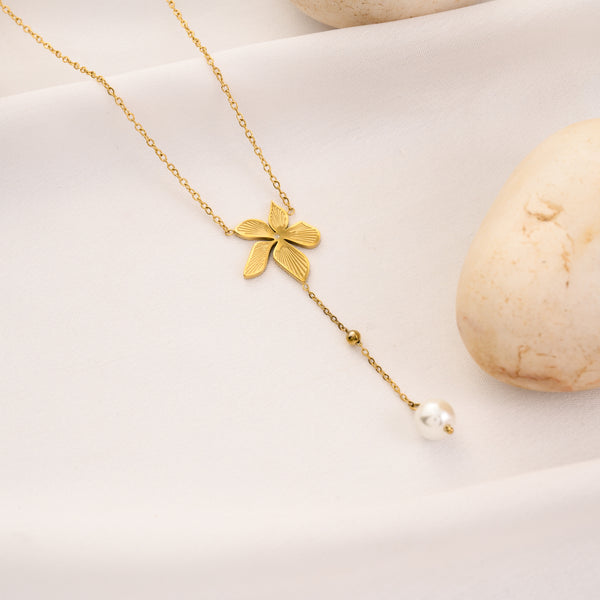 Floral Pearl Necklace