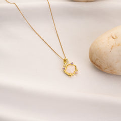 Shell Nacre Necklace