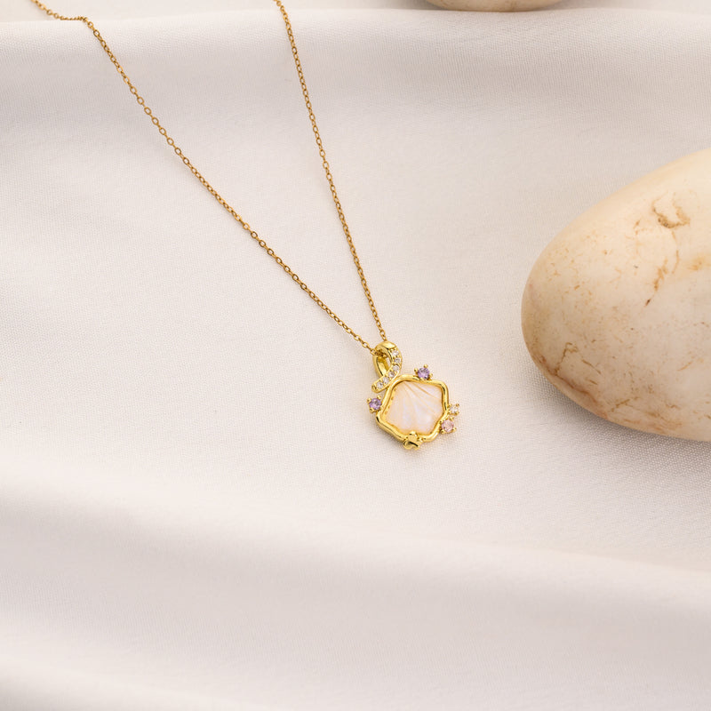 Shell Nacre Necklace