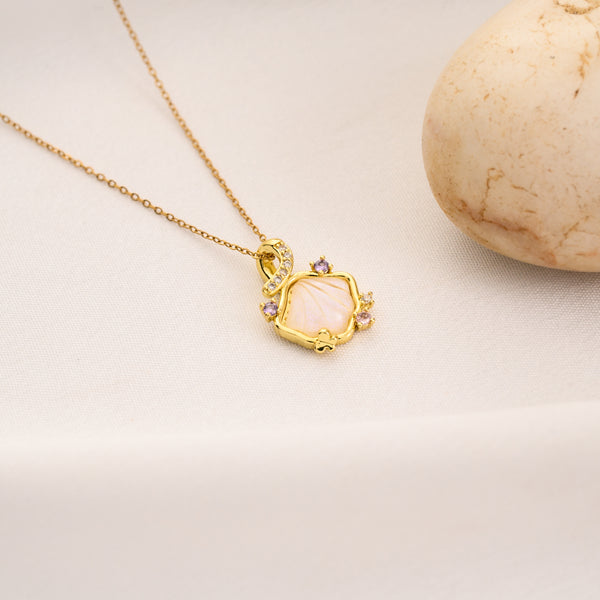 Shell Nacre Necklace