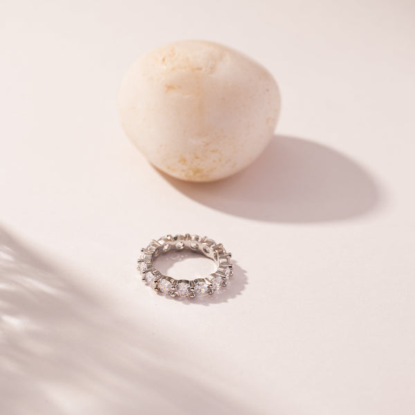Dainty Diamonds Ring