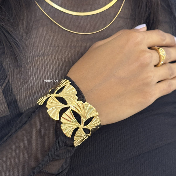 Lux Shells Bracelet