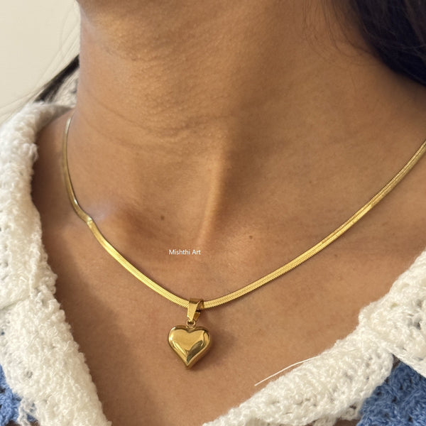 Emboss Heart Necklace