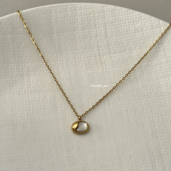 Golden Grace Pearl Pendant