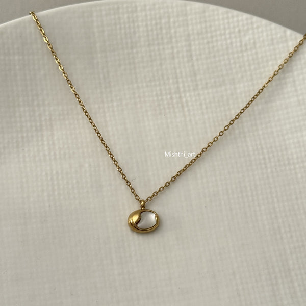 Golden Grace Pearl Pendant