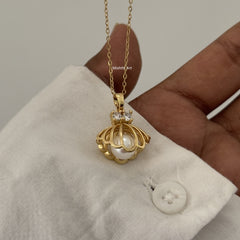 Beach mother of pearl necklace