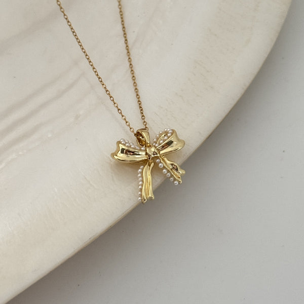 Curl Bow Necklace