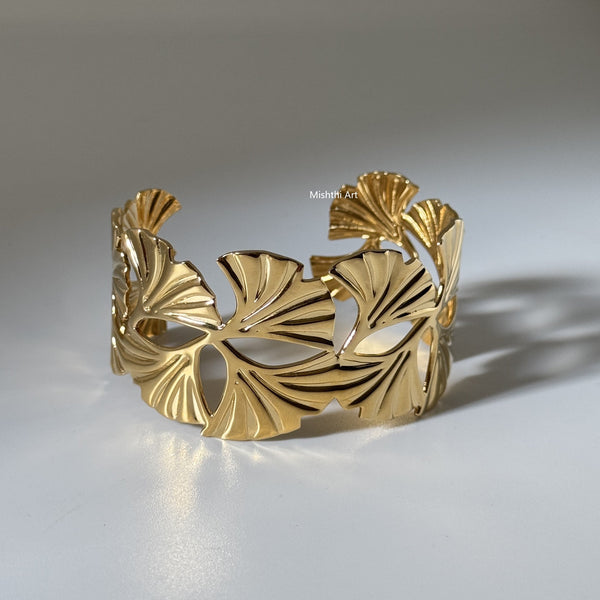 Lux Shells Bracelet