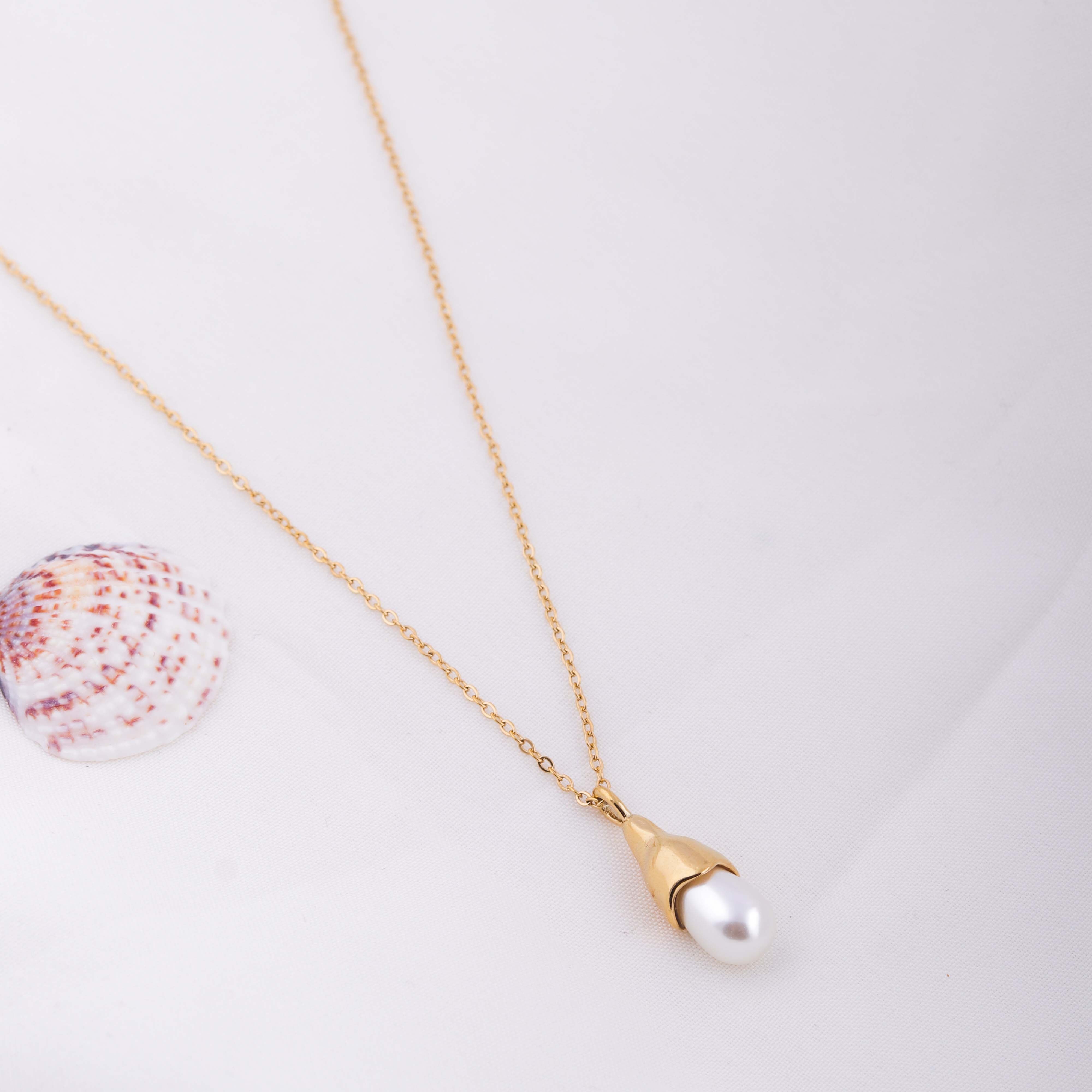 Pearl Knop Necklace