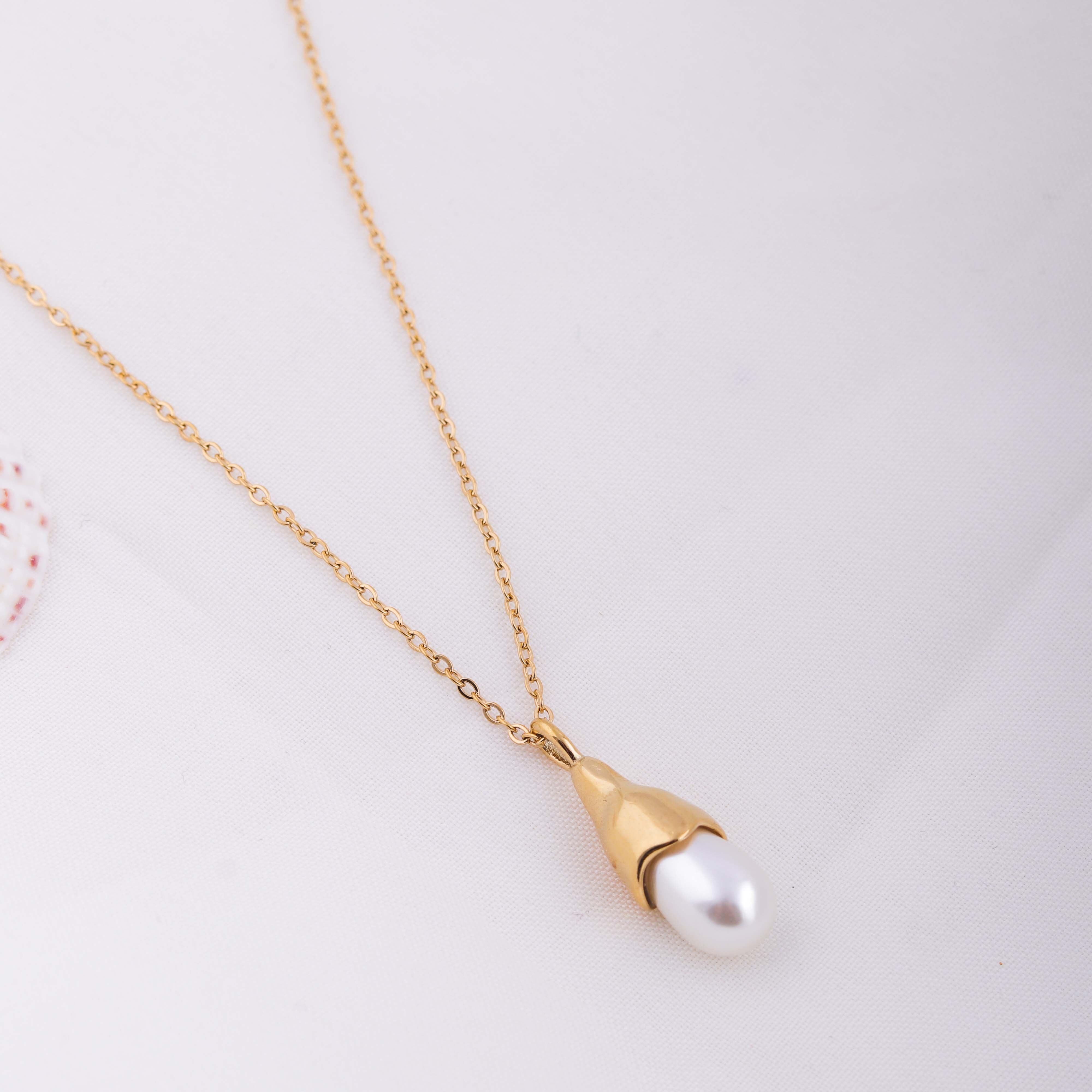 Pearl Knop Necklace