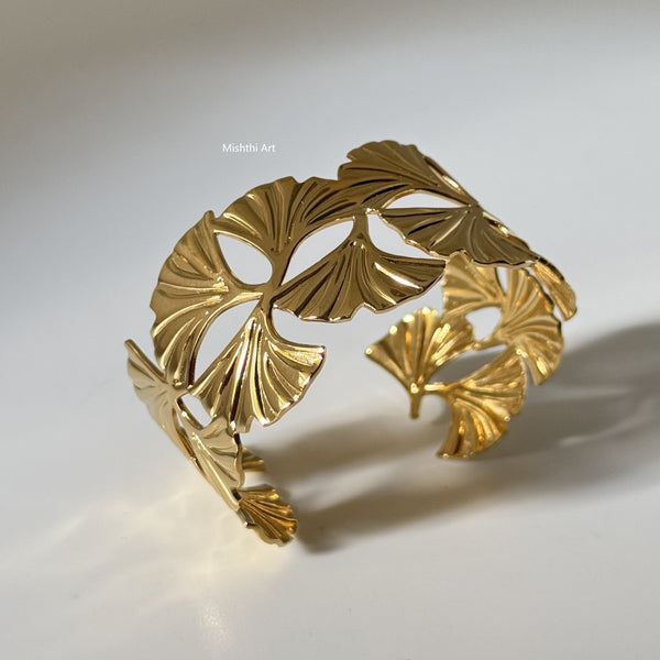 Lux Shells Bracelet