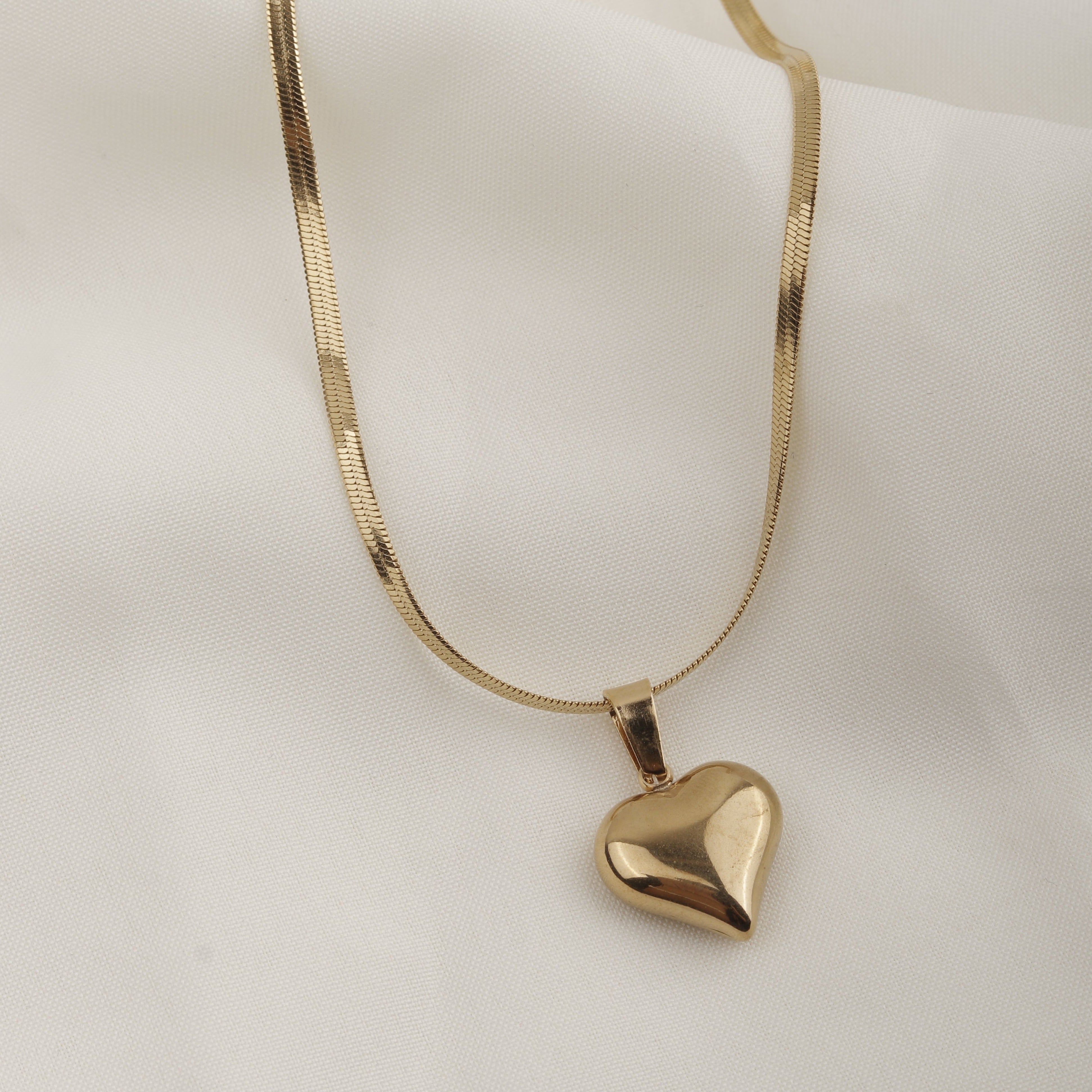 Emboss Heart Necklace