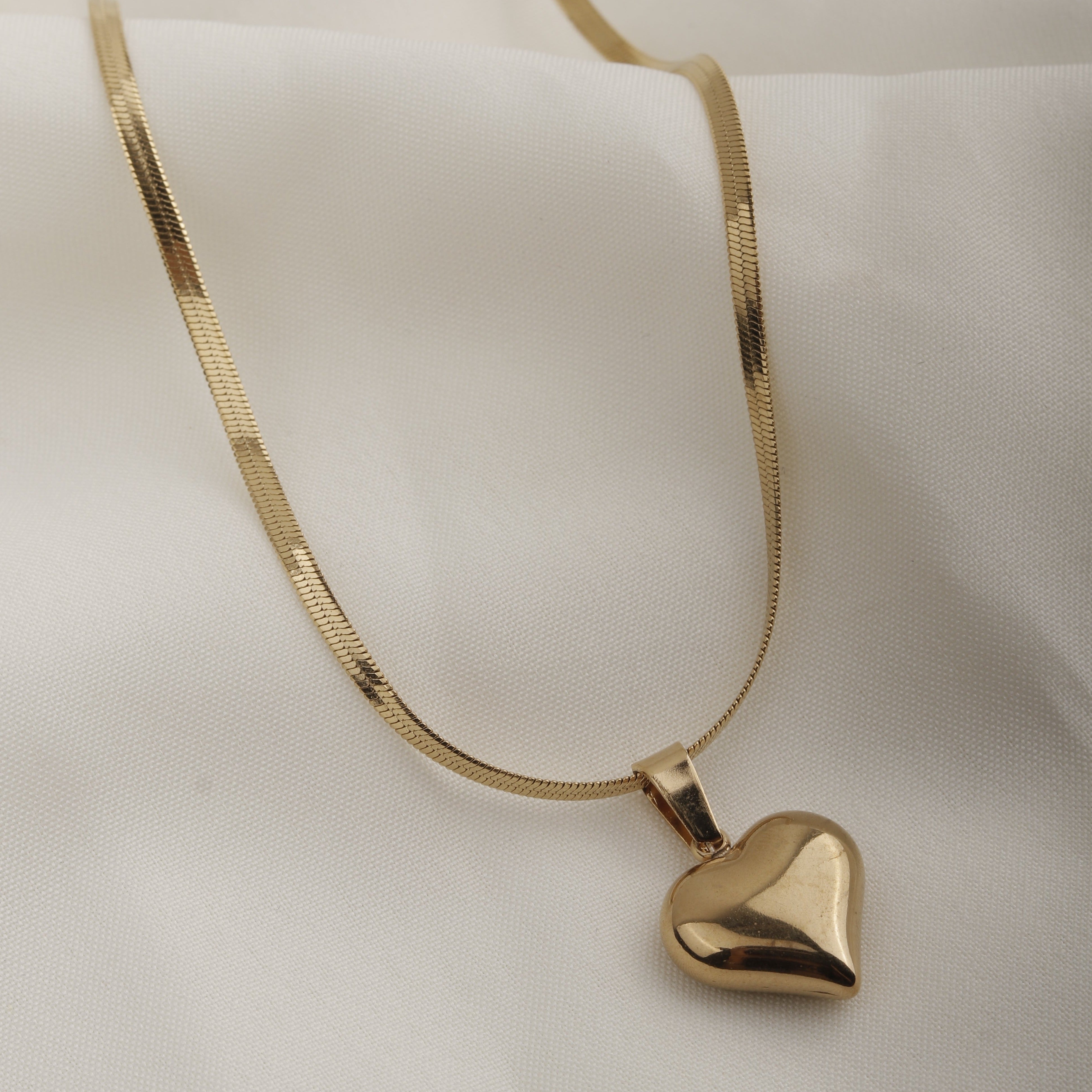 Emboss Heart Necklace