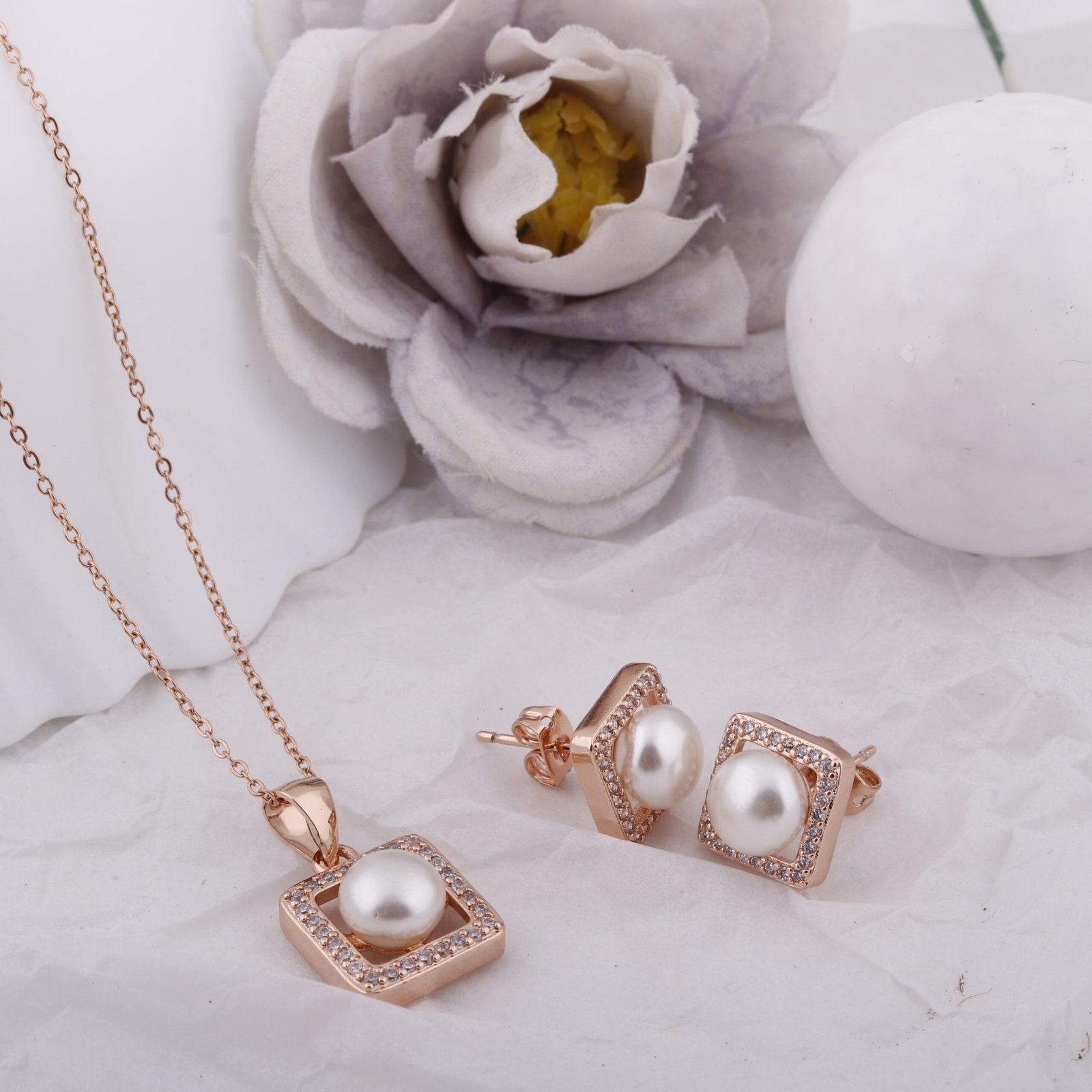 Square Pearl Set