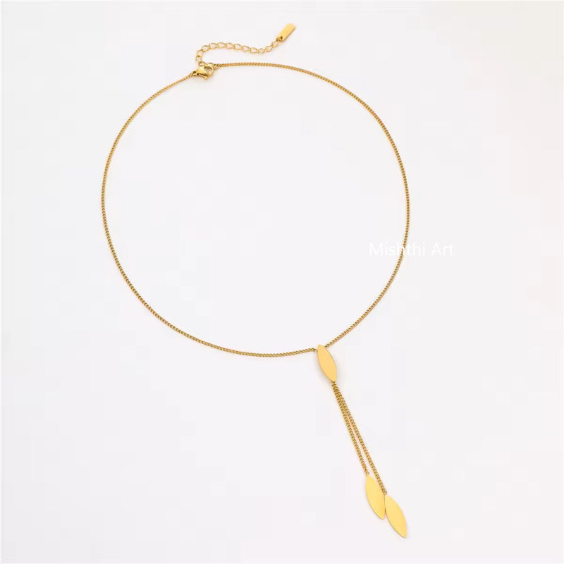 Stunning Gold Leaf Necklace